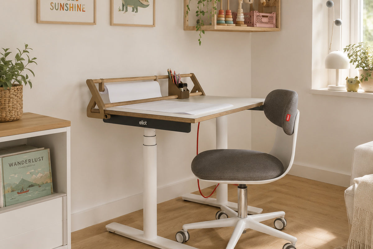 Kinderzimmer mit Schreibtisch Eliot Tiny und Organisationsmodulen