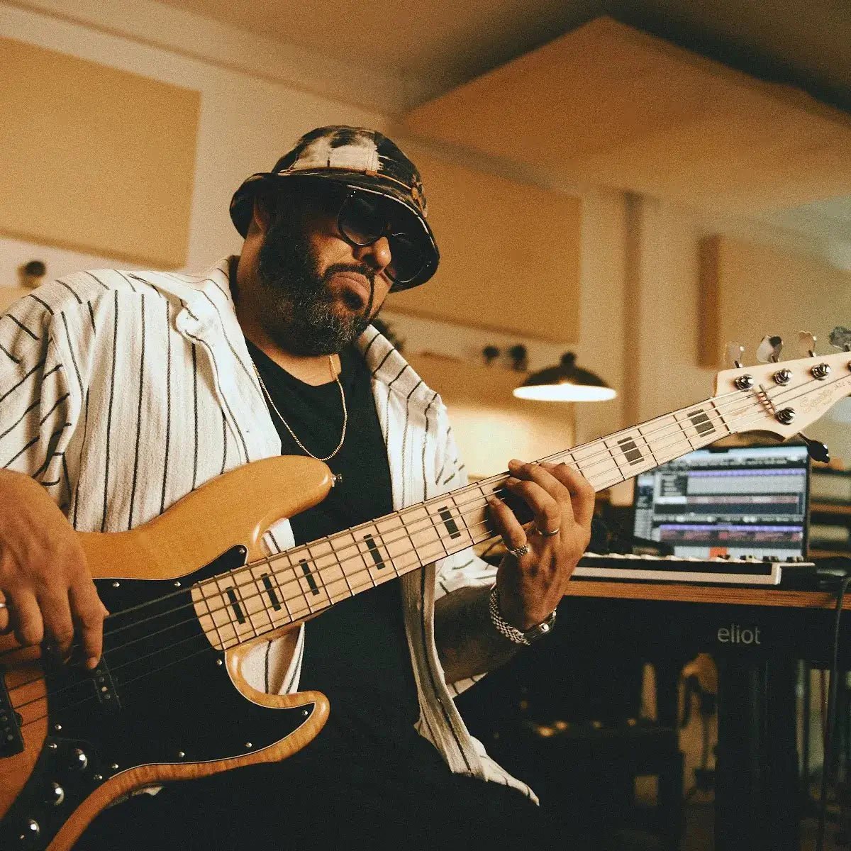 David Mayonga oder auch Roger Reckless x Eliot - Eliot Onlineshop