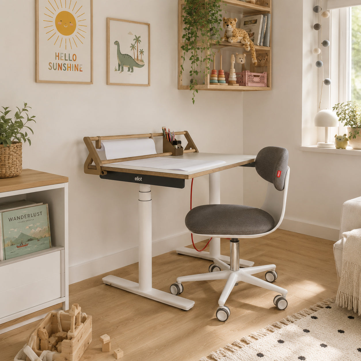 Kinderzimmer mit Schreibtisch Eliot Tiny und Organisationsmodulen